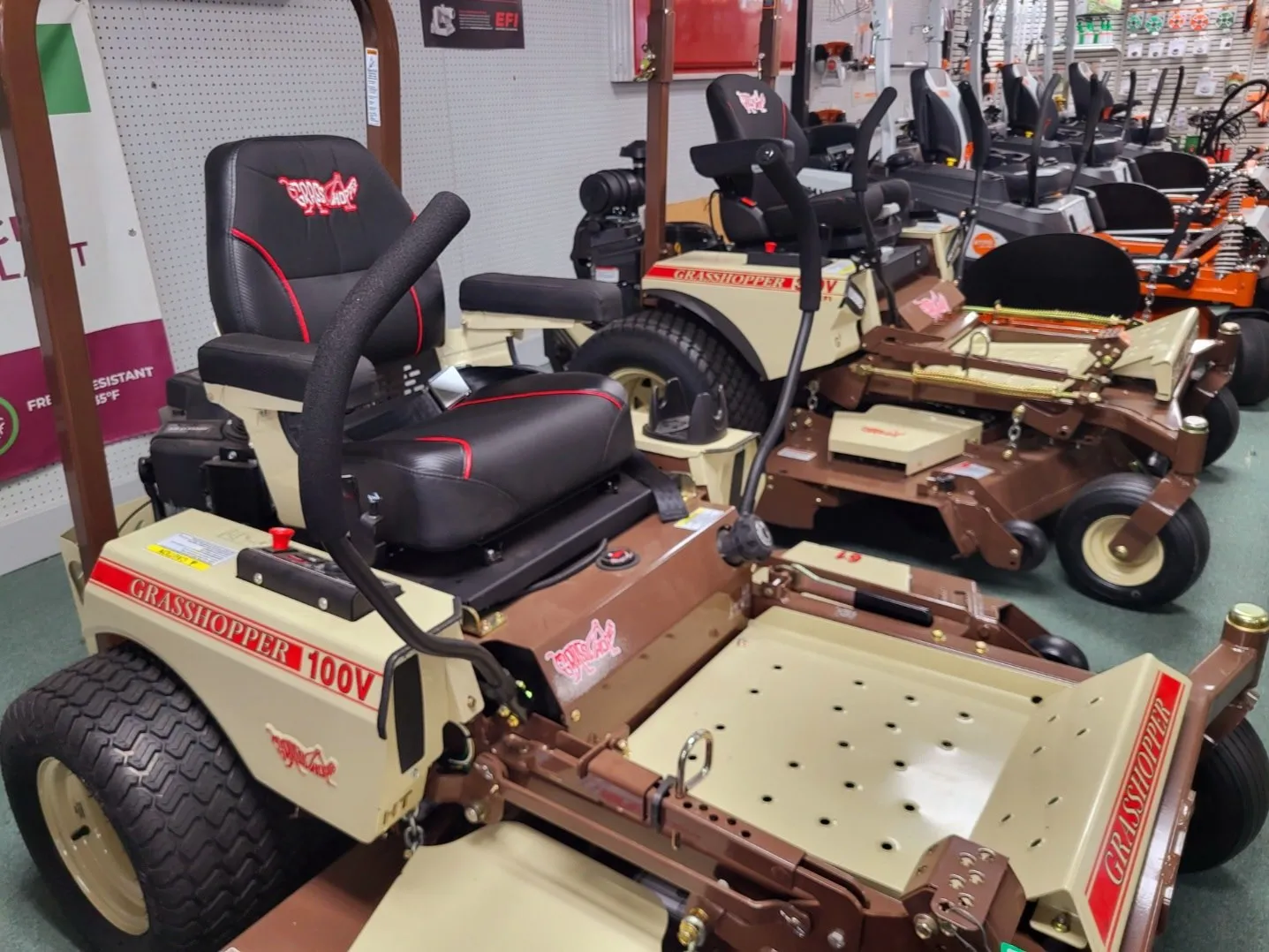 Grasshopper 127V Zero Turn Mower, Briggs & Stratton, 26 hp